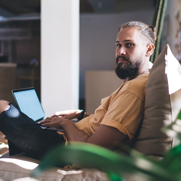 WordPress consultant working on his laptop